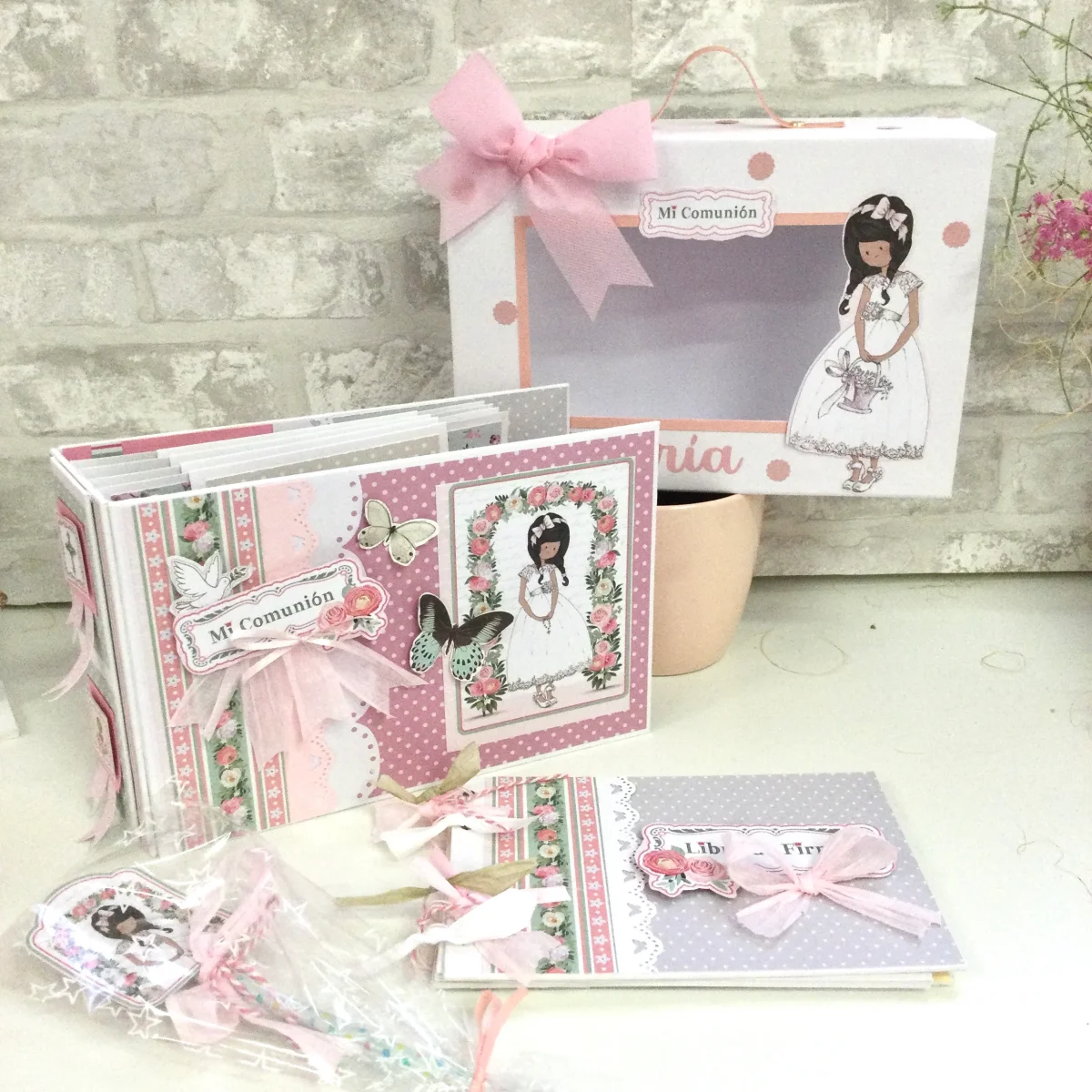 Conjunto Maleta Álbum Niña Morena Con Libro De Firmas Comunión Niña - Imagen 2